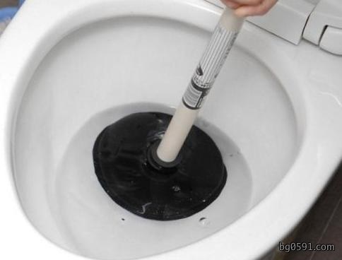 每天都要使用的马桶堵了怎么办？怕什么，这几招帮你轻松解决！